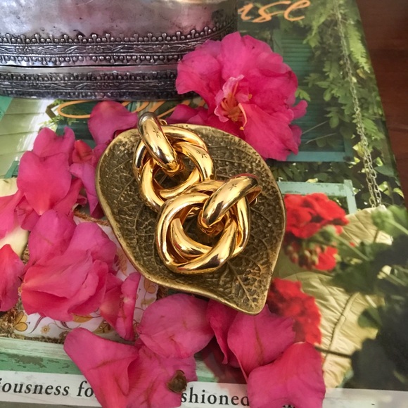 Beautiful Vintage Goldplate Door knocker Earrings! - Picture 2 of 4